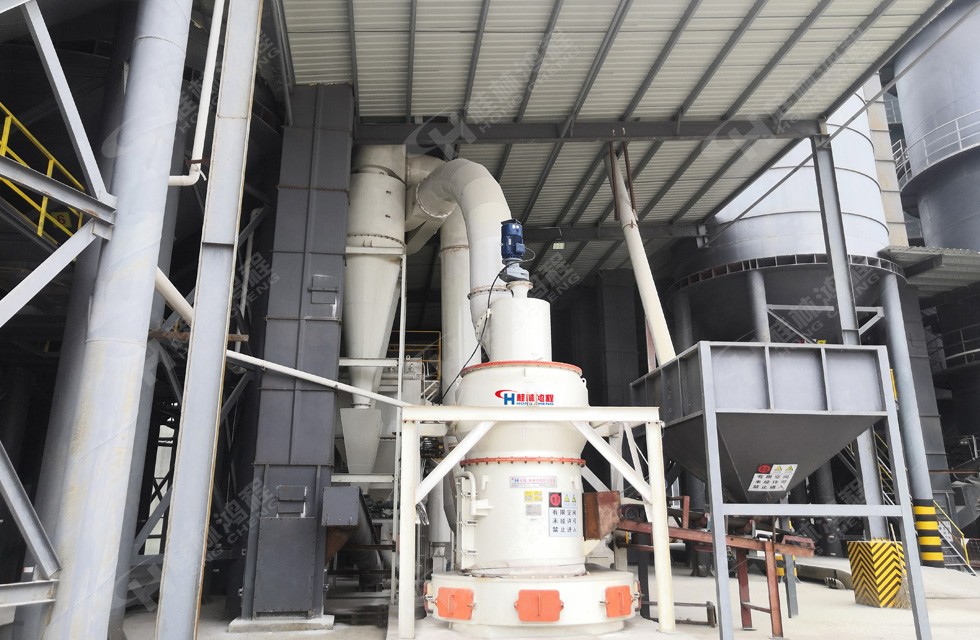 HC1500生石灰磨粉機(jī) HC1500生石灰磨粉機(jī)