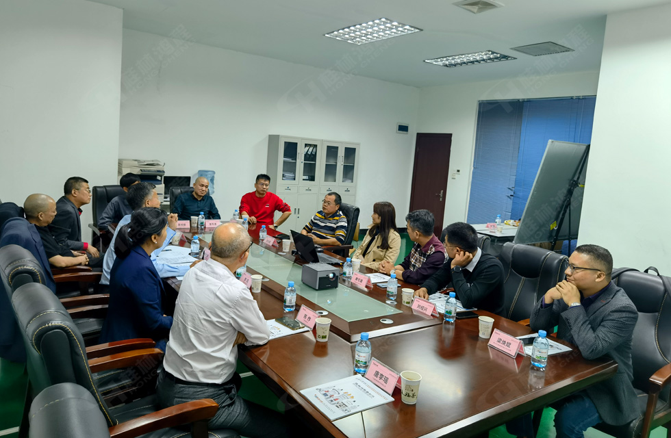 廣西塑料行業協會一行蒞臨桂林鴻程參觀指導! 廣西塑料行業協會一行蒞臨桂林鴻程參觀指導!