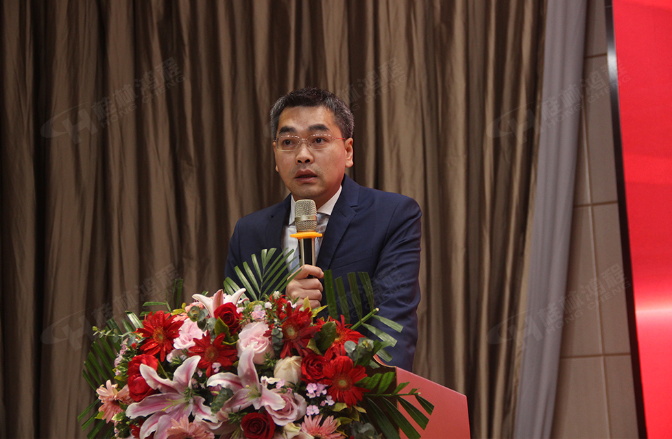 金牛辭舊歲，猛虎迎春來(lái)。搭著歡樂的時(shí)光列車，我們一起歡送碩果累累的2021年，迎來(lái)了嶄新的2022年。1月26日，我們歡聚一堂，在歡聲笑語(yǔ)、載歌載舞中迎接新春，“立足新鴻程開創(chuàng)新局面”桂林鴻程2021年年終總結(jié)表彰會(huì)由此開始！