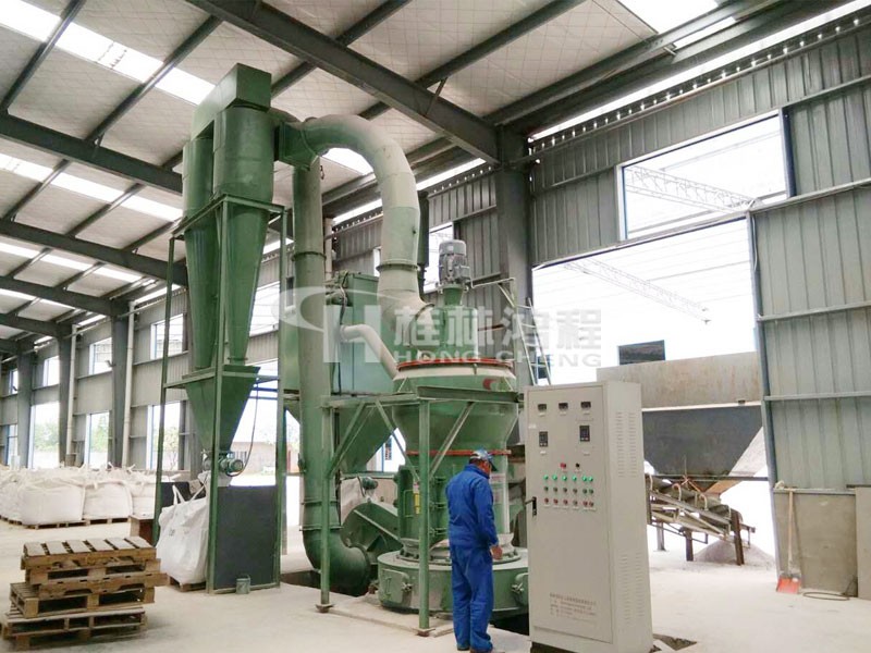 325目高嶺土粗磨粉設(shè)備HC1000縱擺磨粉機(jī) 325目高嶺土粗磨粉設(shè)備HC1000縱擺磨粉機(jī)